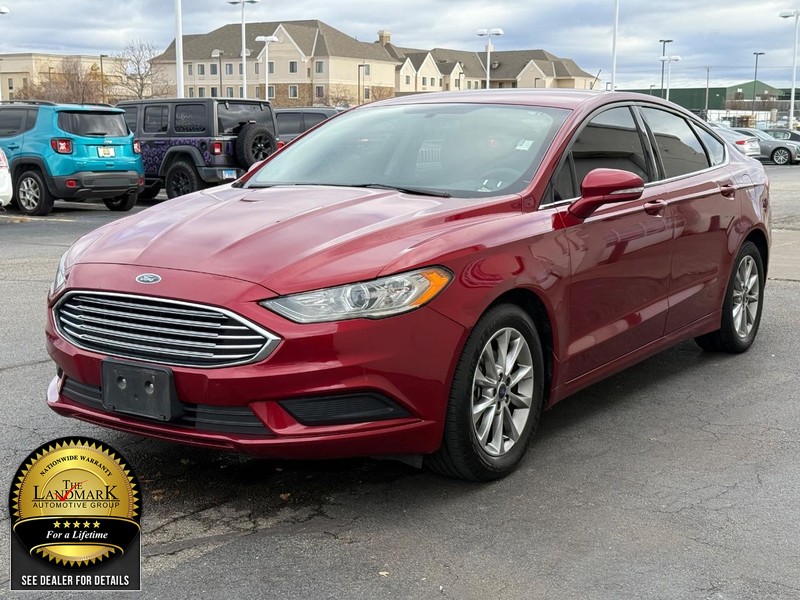 Ford Fusion Vehicle Full-screen Gallery Image 5