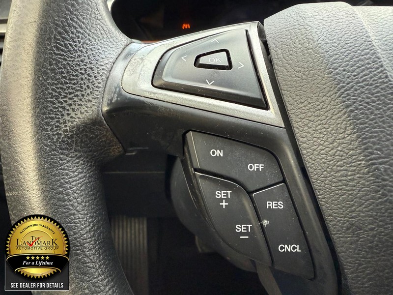 Ford Fusion Vehicle Full-screen Gallery Image 10