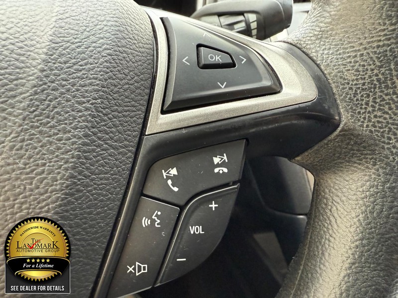 Ford Fusion Vehicle Full-screen Gallery Image 11