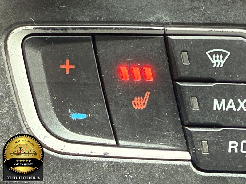 Ford Fusion Vehicle Full-screen Gallery Image 14