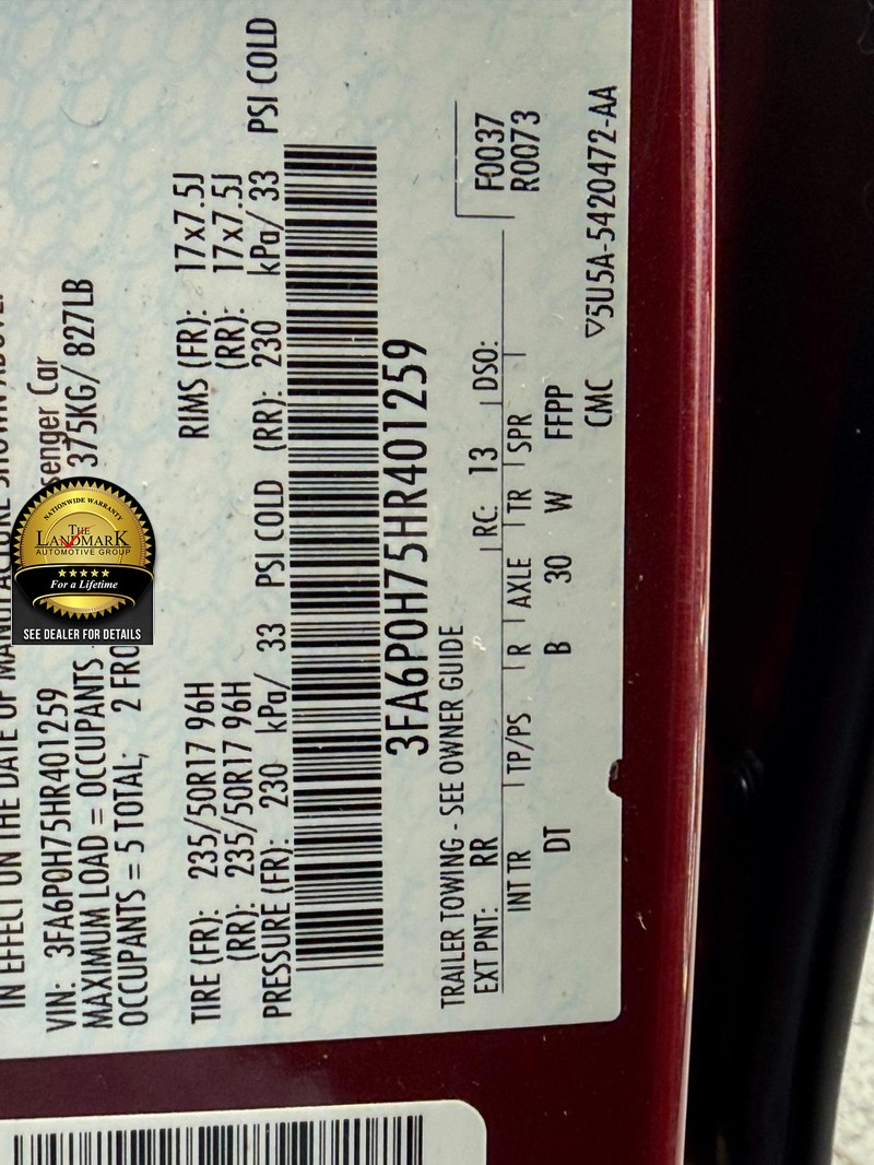 Ford Fusion Vehicle Full-screen Gallery Image 21