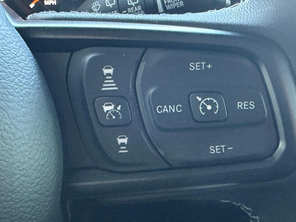 Jeep Wrangler Vehicle Full-screen Gallery Image 12