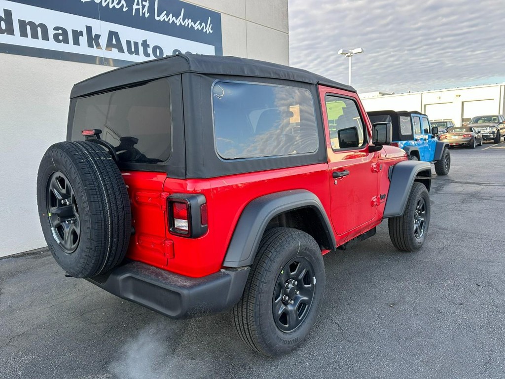 Jeep Wrangler Vehicle Full-screen Gallery Image 3