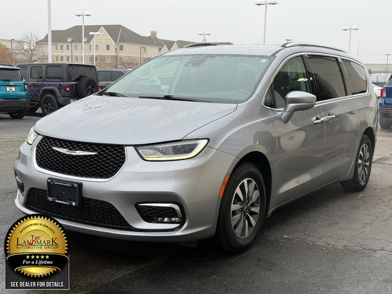 Chrysler Pacifica Vehicle Full-screen Gallery Image 5