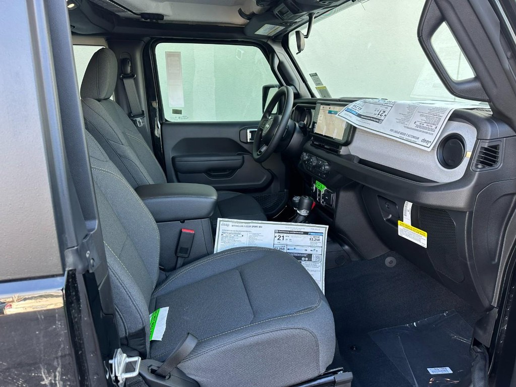 Jeep Wrangler Vehicle Full-screen Gallery Image 5