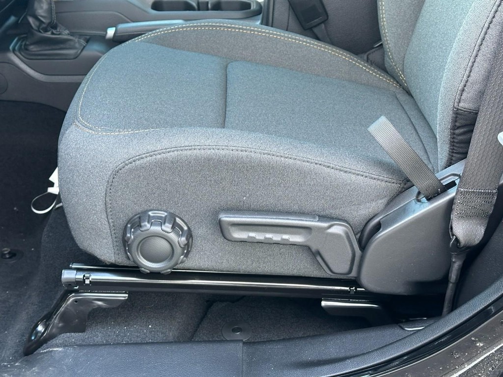 Jeep Wrangler Vehicle Full-screen Gallery Image 9