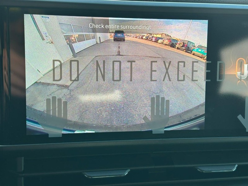 Jeep Wrangler Vehicle Full-screen Gallery Image 12