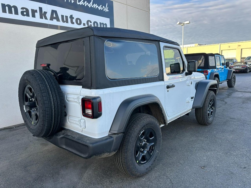 Jeep Wrangler Vehicle Full-screen Gallery Image 3