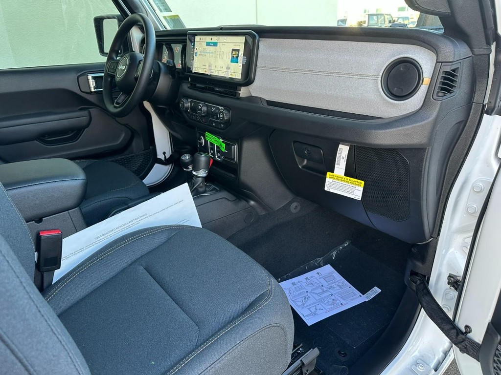 Jeep Wrangler Vehicle Full-screen Gallery Image 5