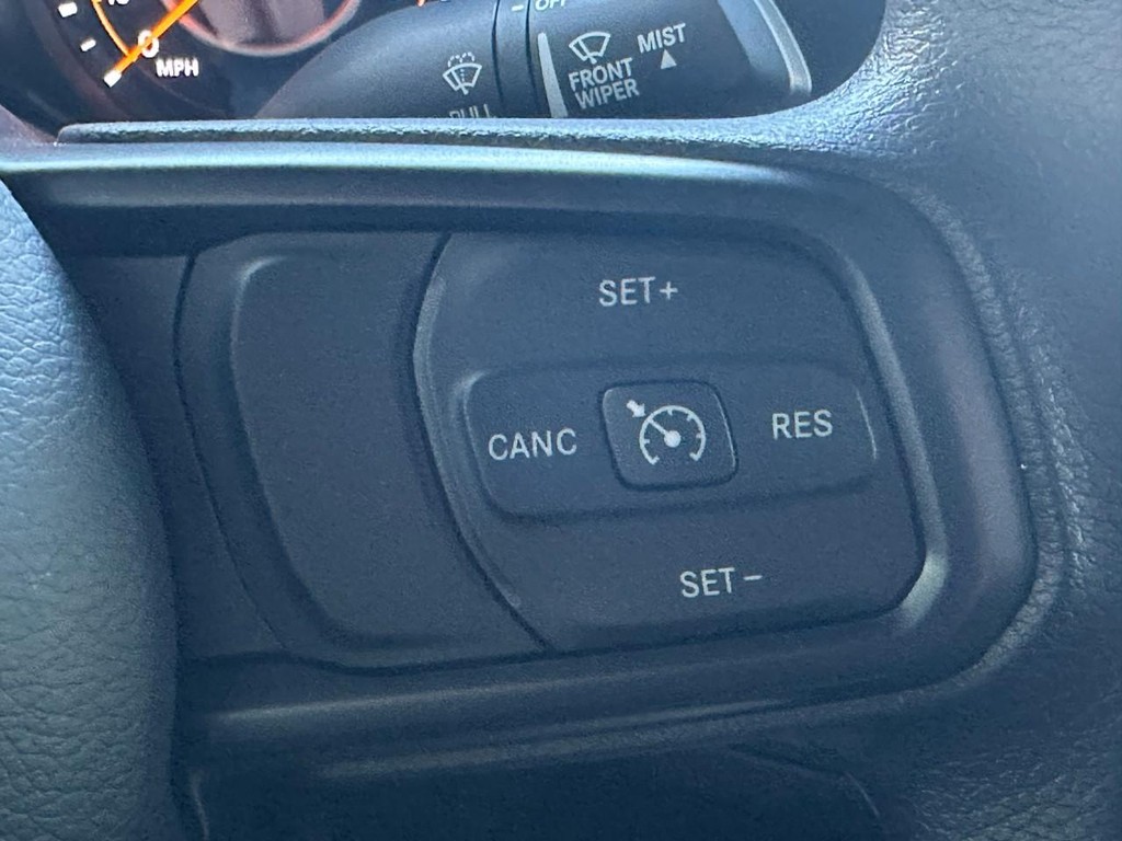 Jeep Wrangler Vehicle Full-screen Gallery Image 9