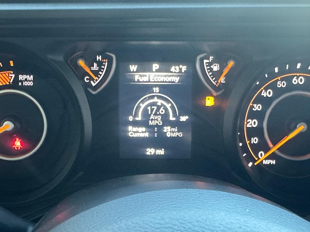 Jeep Wrangler Vehicle Full-screen Gallery Image 10