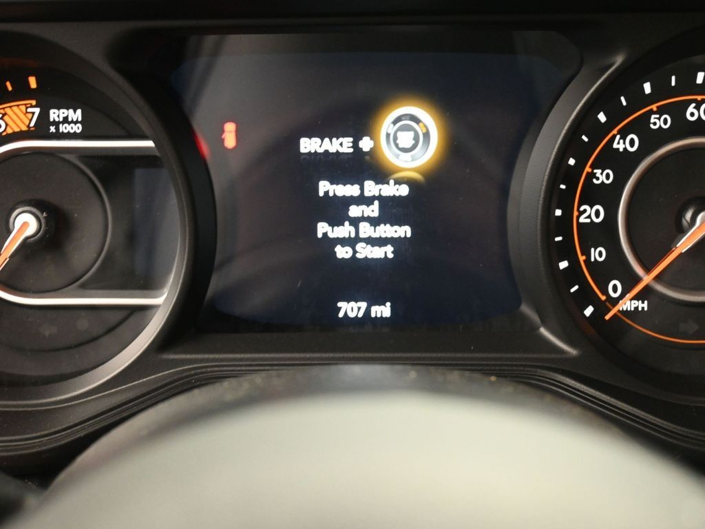 Jeep Wrangler Vehicle Full-screen Gallery Image 10