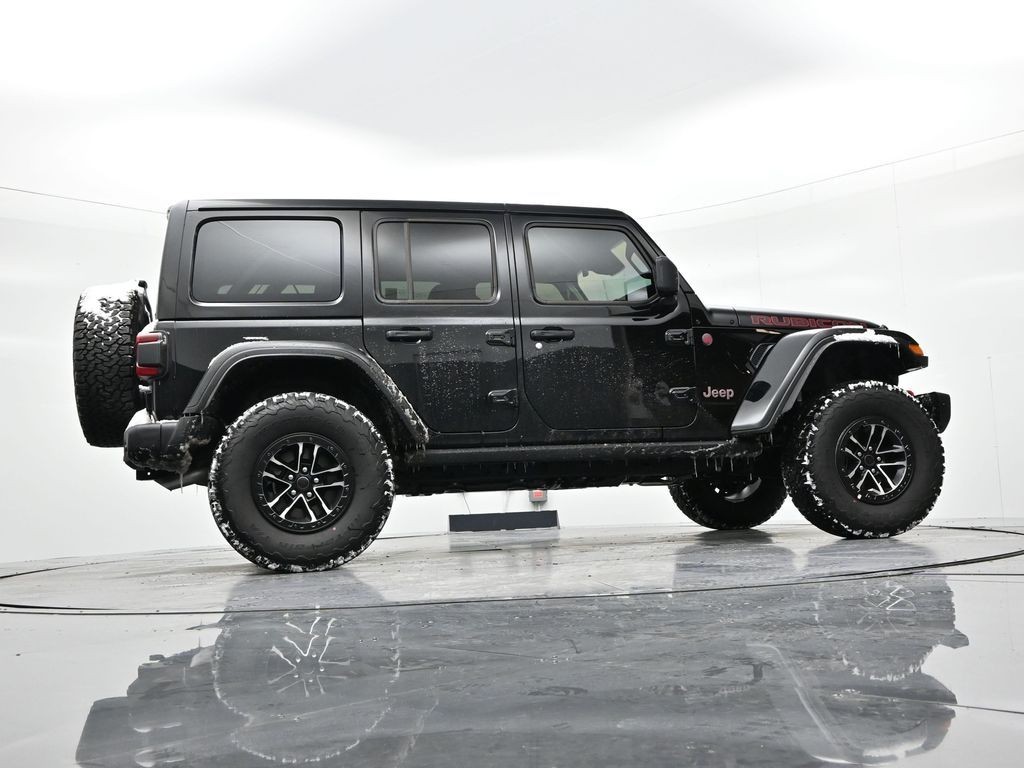 Jeep Wrangler Vehicle Full-screen Gallery Image 19