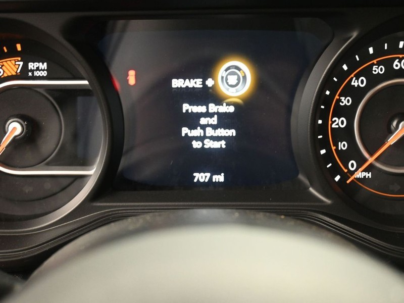 Jeep Wrangler Vehicle Full-screen Gallery Image 10