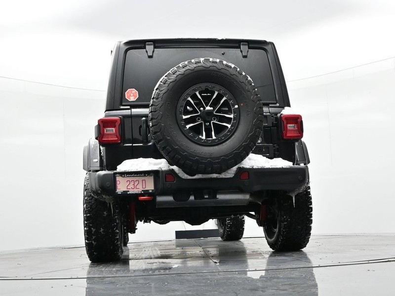 Jeep Wrangler Vehicle Full-screen Gallery Image 17