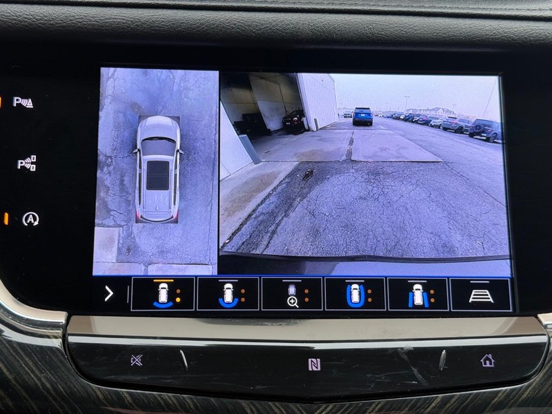 Cadillac XT6 Vehicle Full-screen Gallery Image 13