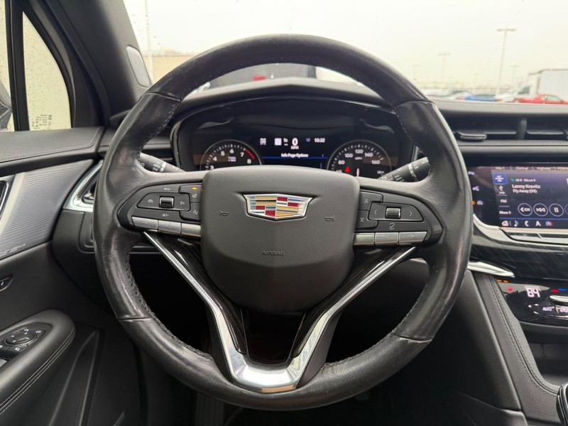 Cadillac XT6 Vehicle Full-screen Gallery Image 21
