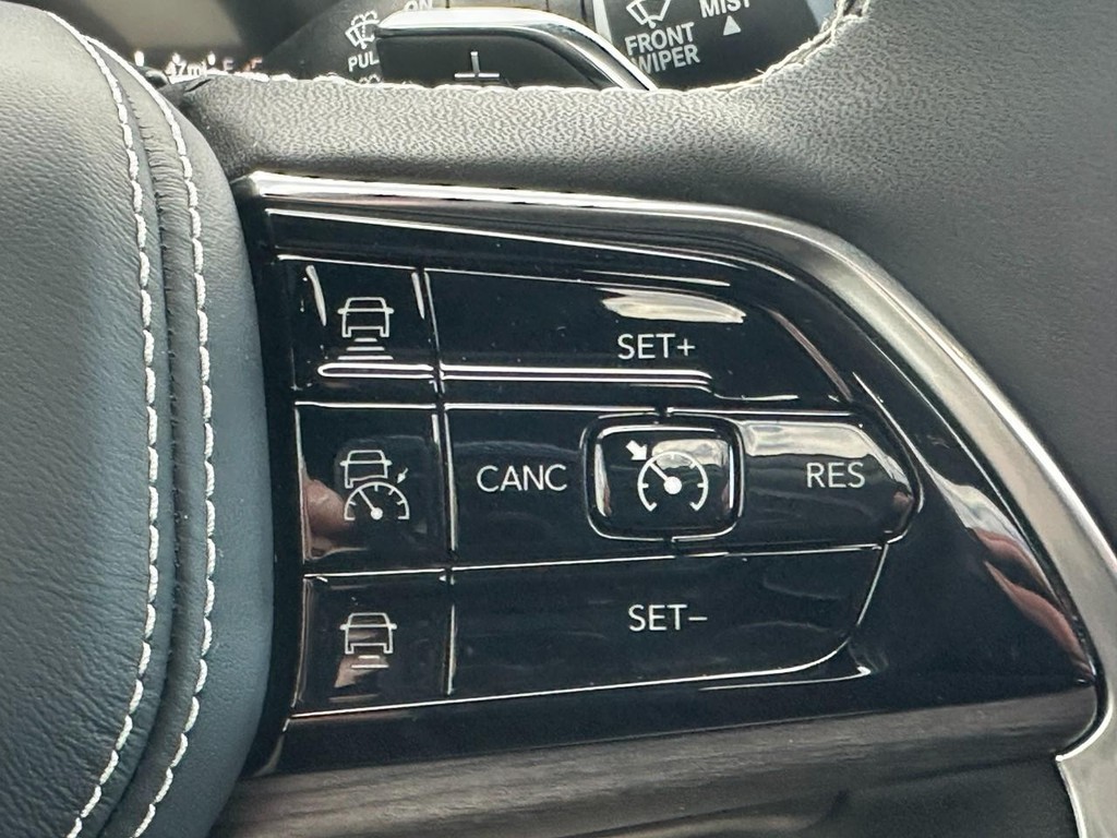 Jeep Grand Cherokee Vehicle Full-screen Gallery Image 14