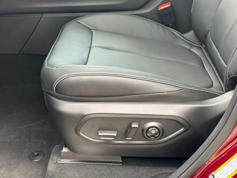 Jeep Grand Cherokee Vehicle Full-screen Gallery Image 12