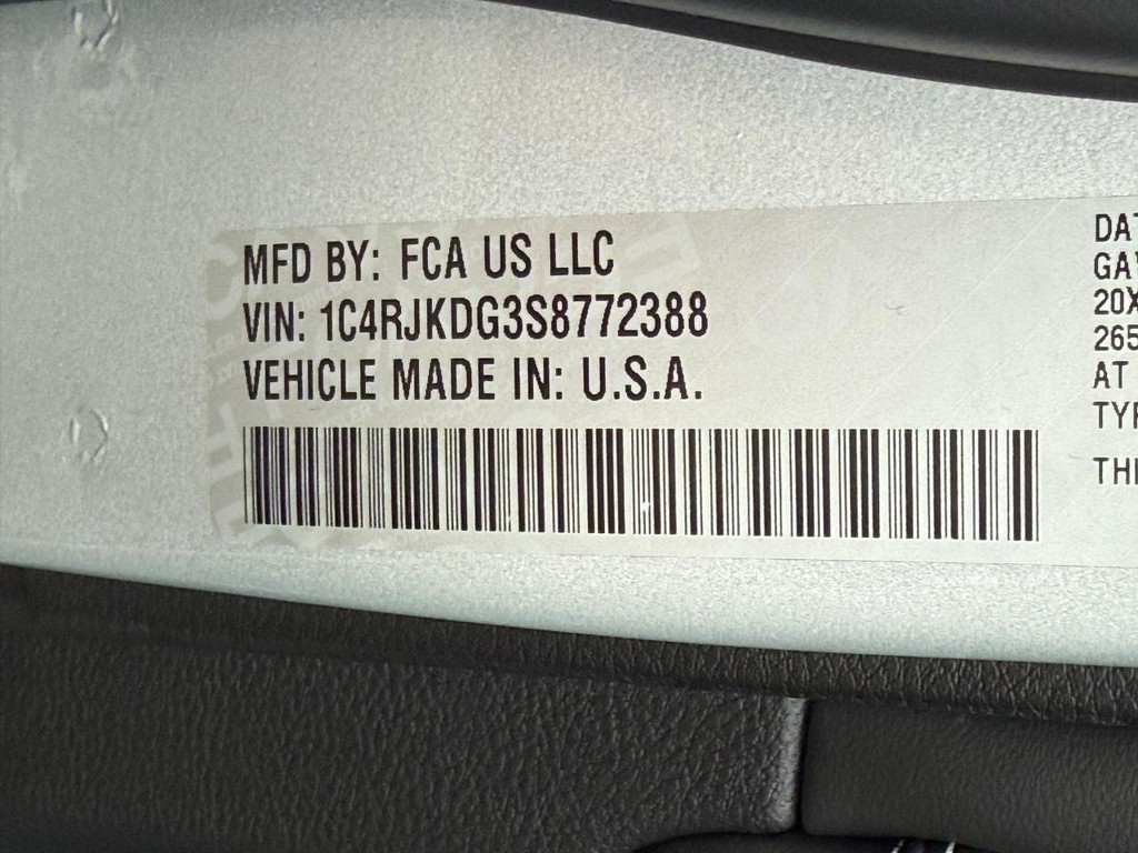 Jeep Grand Cherokee L Vehicle Full-screen Gallery Image 22