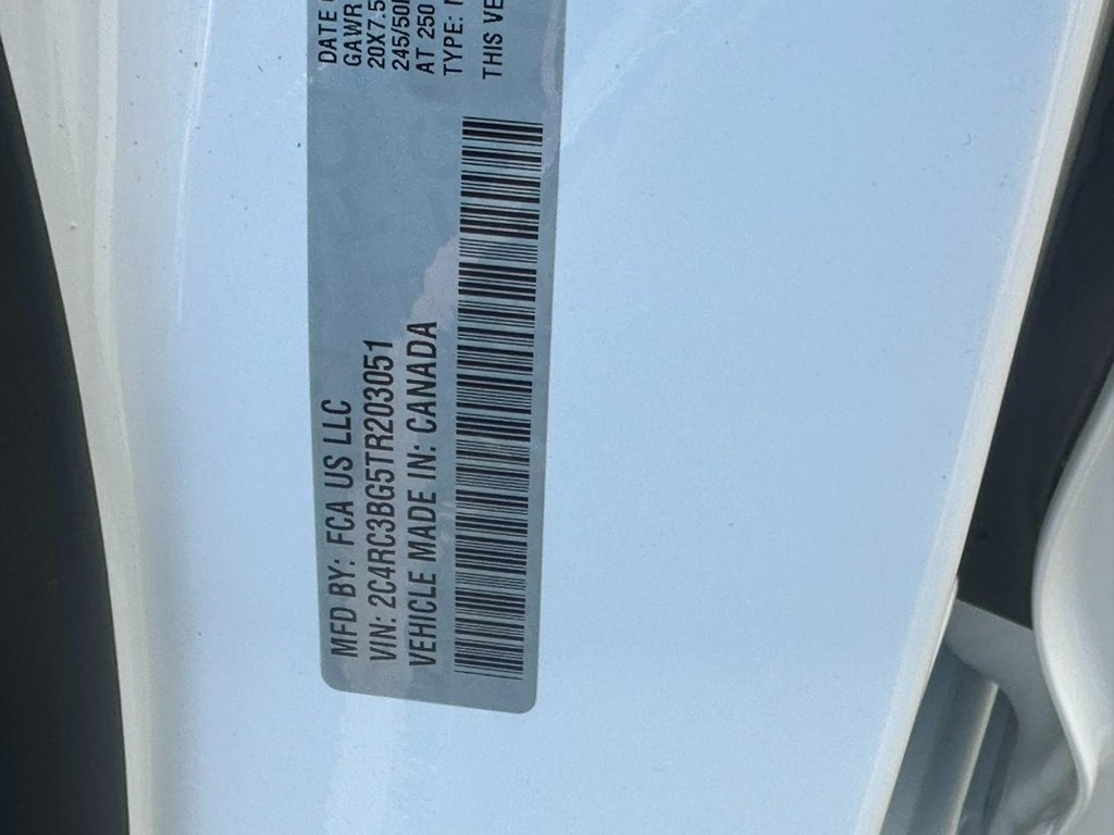 Chrysler Pacifica Vehicle Full-screen Gallery Image 16