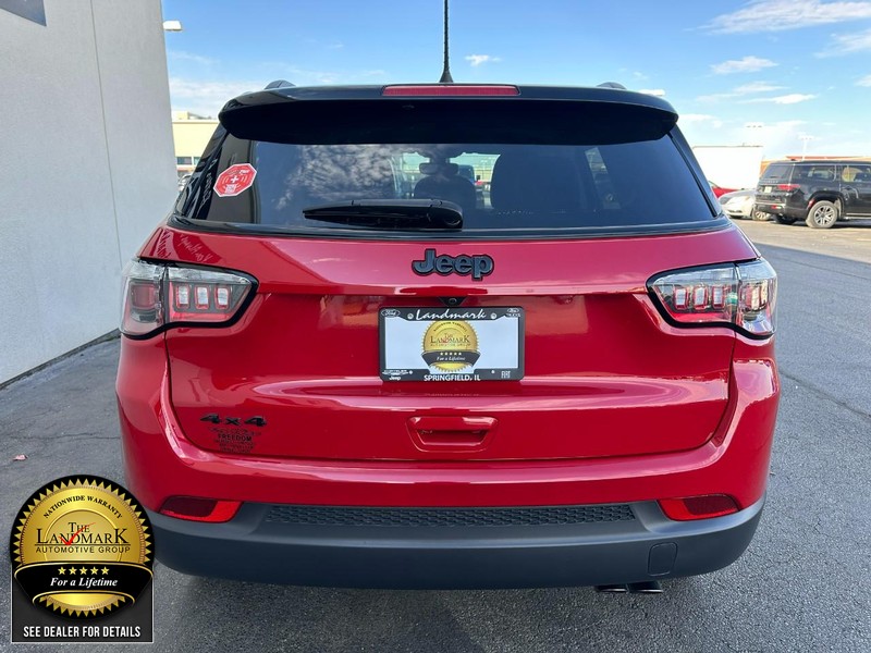 Jeep Compass Vehicle Full-screen Gallery Image 4