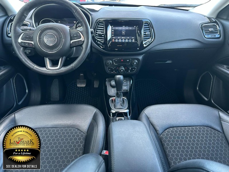 Jeep Compass Vehicle Full-screen Gallery Image 11