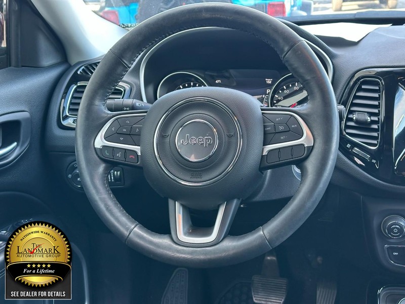 Jeep Compass Vehicle Full-screen Gallery Image 12