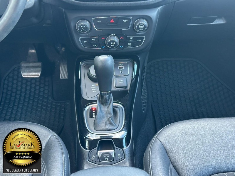 Jeep Compass Vehicle Full-screen Gallery Image 14