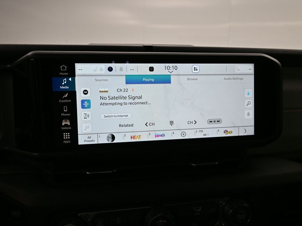 Jeep Wrangler Vehicle Full-screen Gallery Image 11