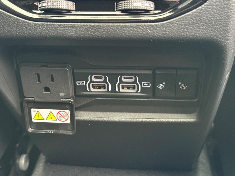 Jeep Grand Cherokee Vehicle Full-screen Gallery Image 7