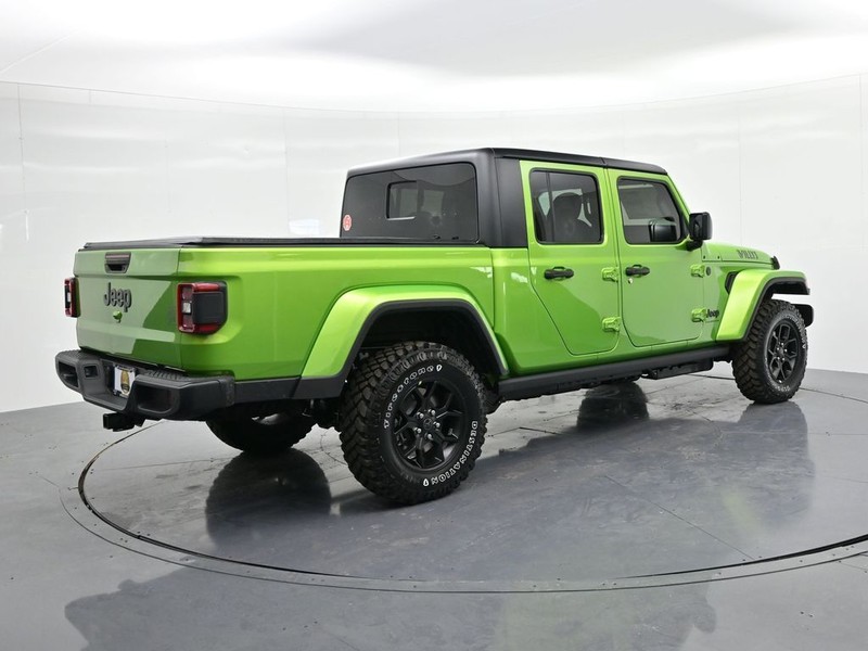 Jeep Gladiator Vehicle Full-screen Gallery Image 5