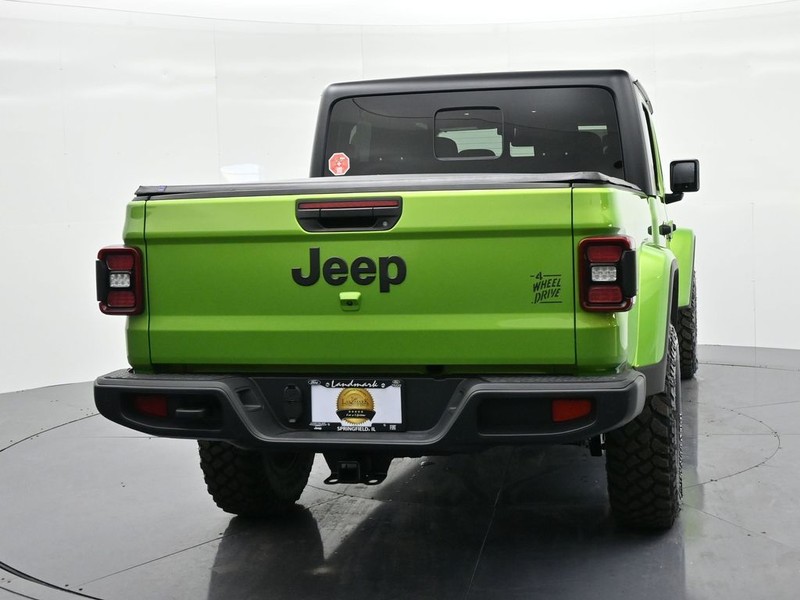Jeep Gladiator Vehicle Full-screen Gallery Image 6