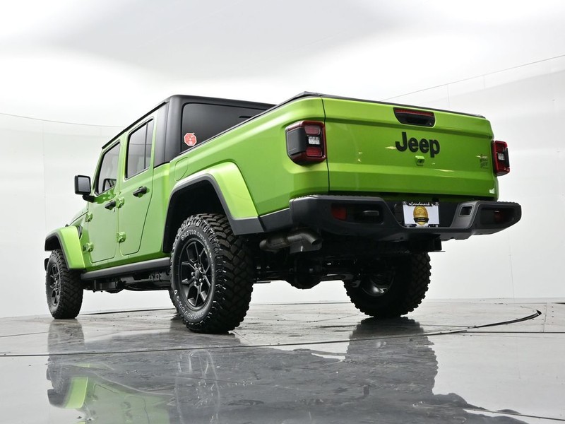 Jeep Gladiator Vehicle Full-screen Gallery Image 16