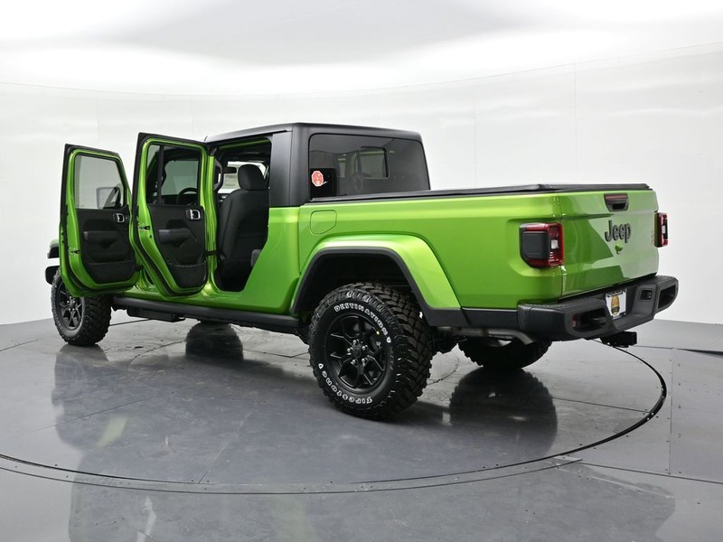 Jeep Gladiator Vehicle Full-screen Gallery Image 21