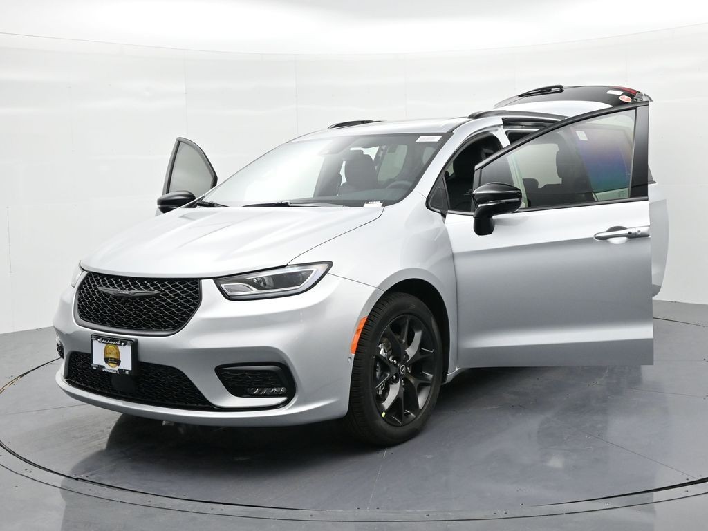 Chrysler Pacifica Vehicle Full-screen Gallery Image 25