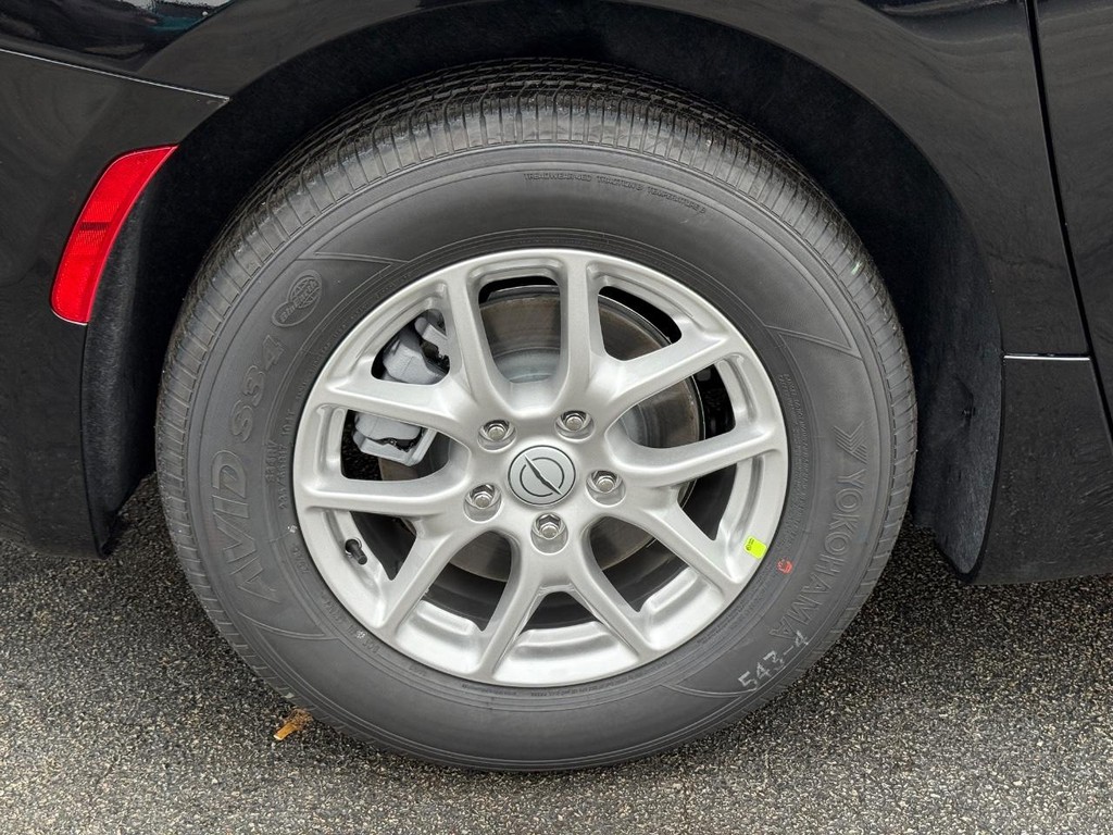 Chrysler Pacifica Vehicle Full-screen Gallery Image 4