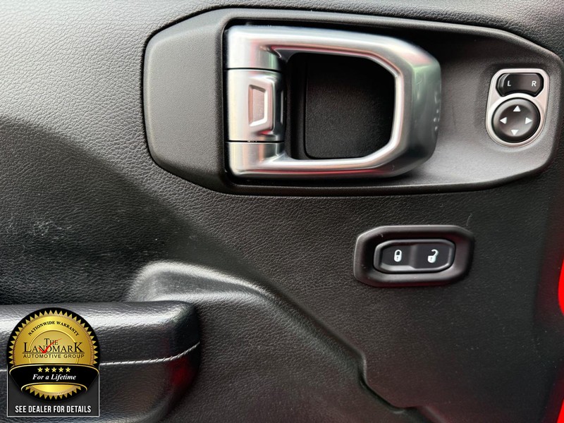 Jeep Wrangler Unlimited Vehicle Full-screen Gallery Image 8