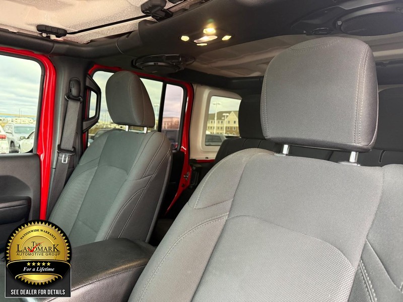 Jeep Wrangler Unlimited Vehicle Full-screen Gallery Image 9