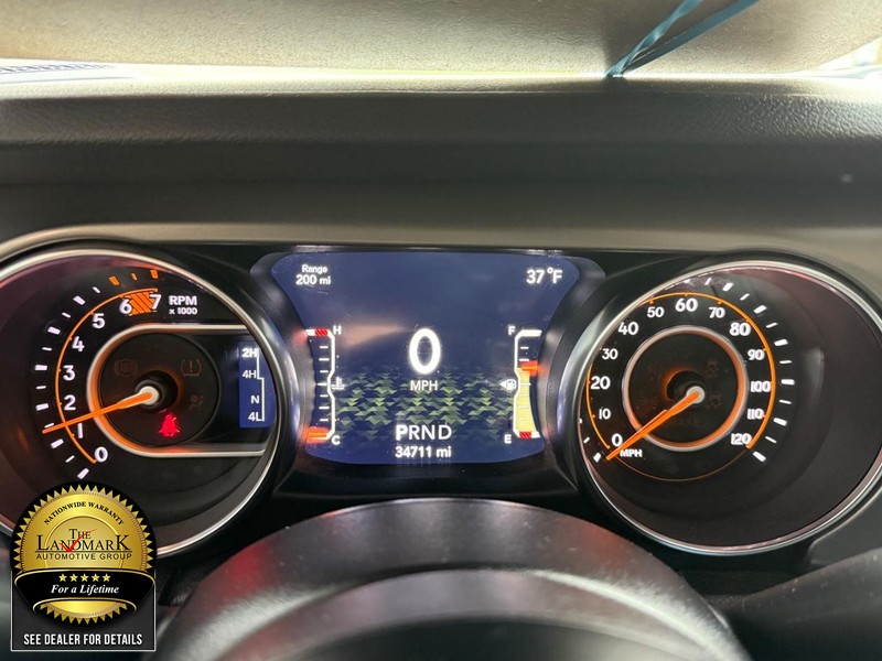 Jeep Wrangler Unlimited Vehicle Full-screen Gallery Image 12