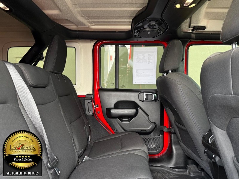 Jeep Wrangler Unlimited Vehicle Full-screen Gallery Image 15
