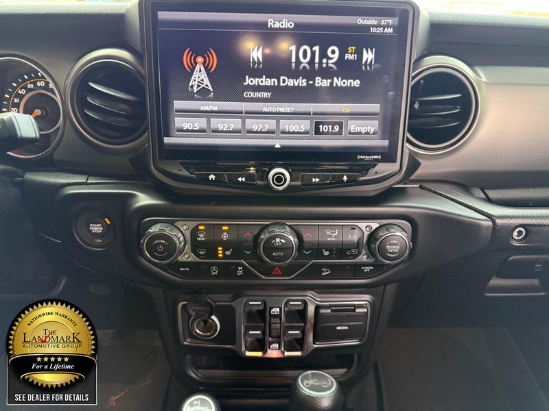 Jeep Wrangler Unlimited Vehicle Full-screen Gallery Image 18