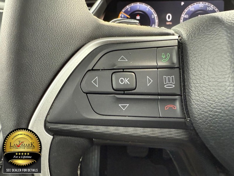 Jeep Grand Cherokee L Vehicle Full-screen Gallery Image 10