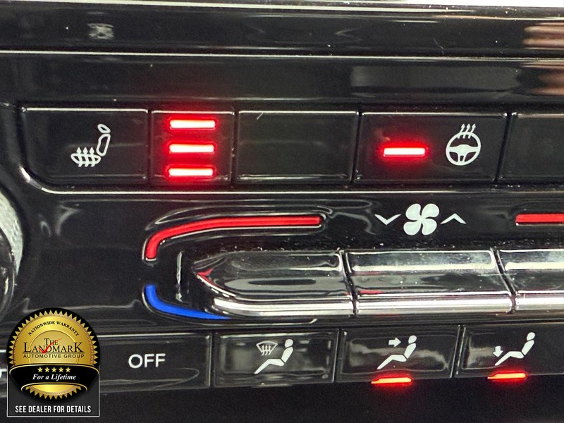 Jeep Grand Cherokee L Vehicle Full-screen Gallery Image 14