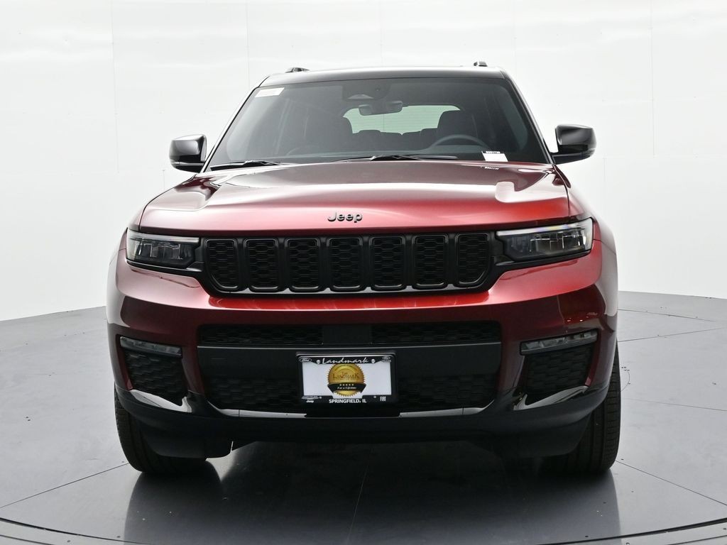 Jeep Grand Cherokee L Vehicle Full-screen Gallery Image 3