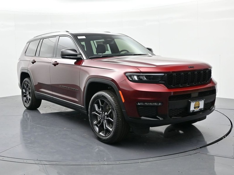 Jeep Grand Cherokee L Vehicle Full-screen Gallery Image 4