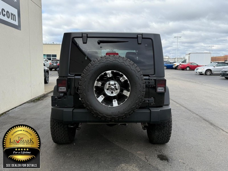 Jeep Wrangler Vehicle Full-screen Gallery Image 7