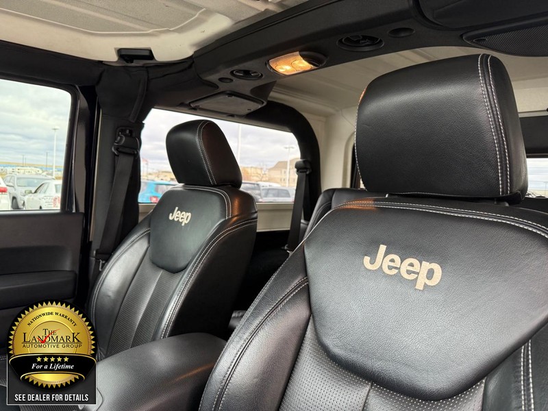 Jeep Wrangler Vehicle Full-screen Gallery Image 9