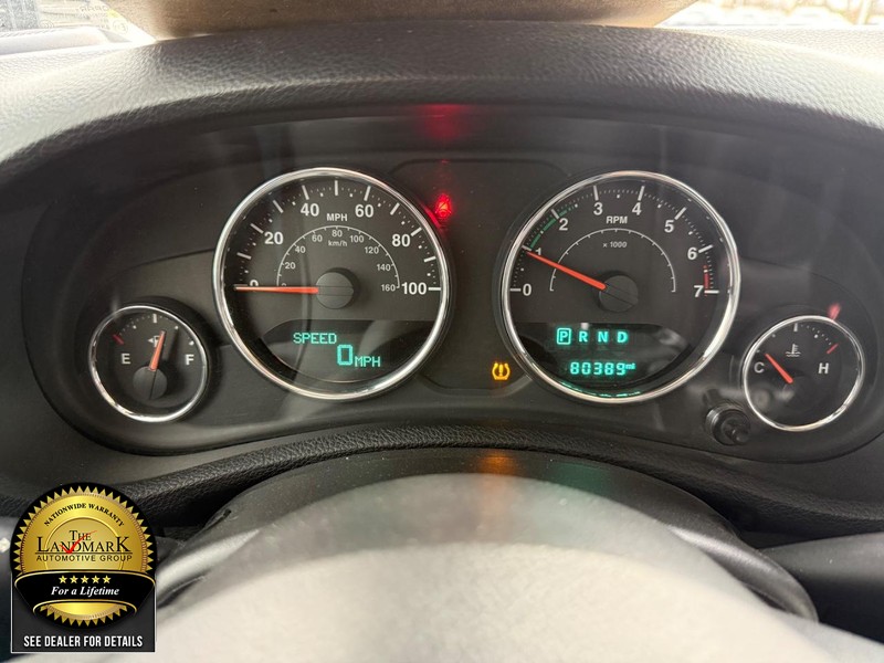 Jeep Wrangler Vehicle Full-screen Gallery Image 12