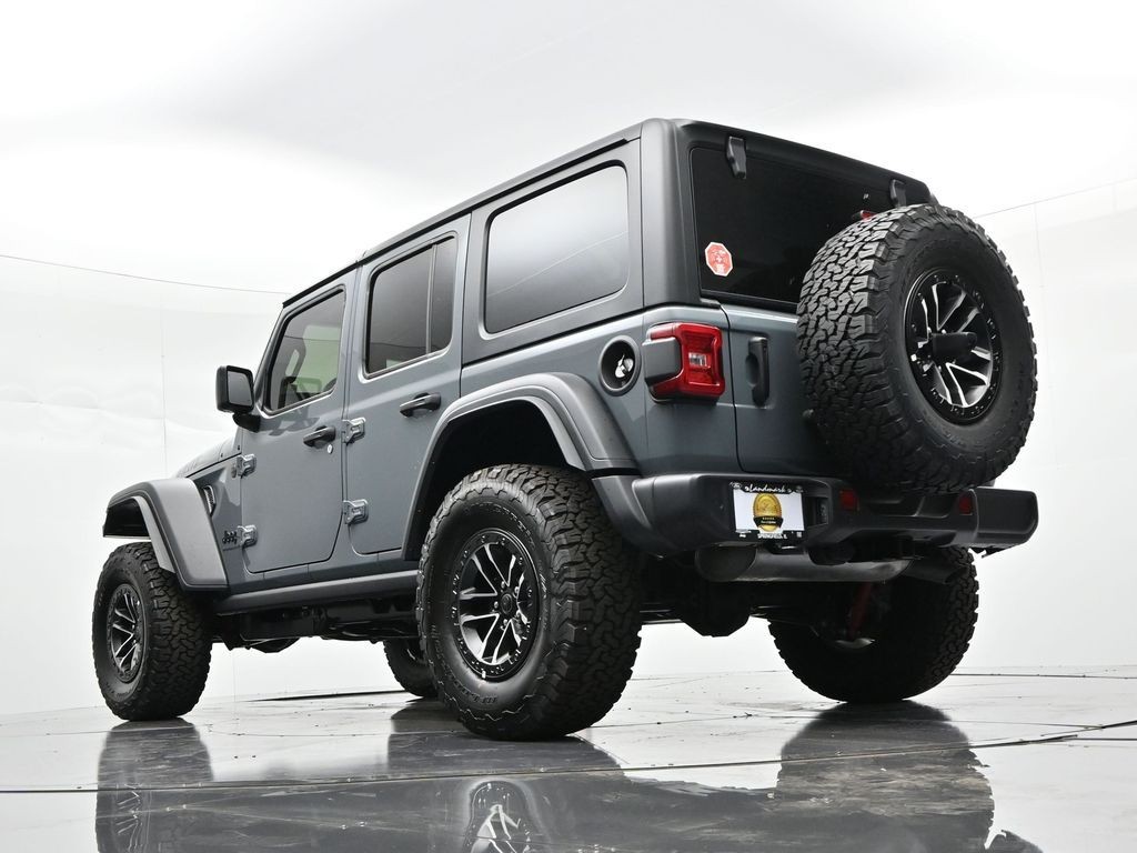 Jeep Wrangler Vehicle Full-screen Gallery Image 25
